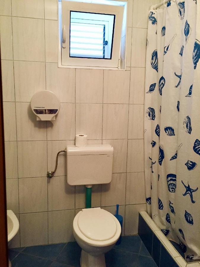 Apartments Mirela Karlobag Kültér fotó