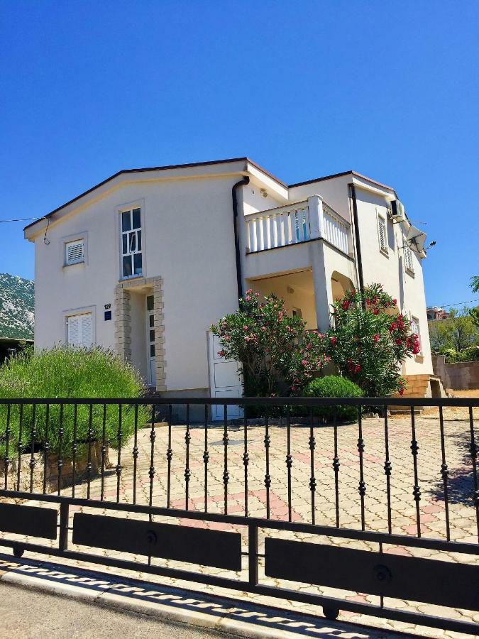 Apartments Mirela Karlobag Kültér fotó