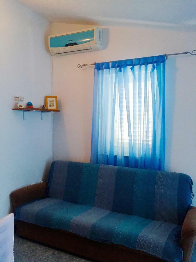 Apartments Mirela Karlobag Kültér fotó