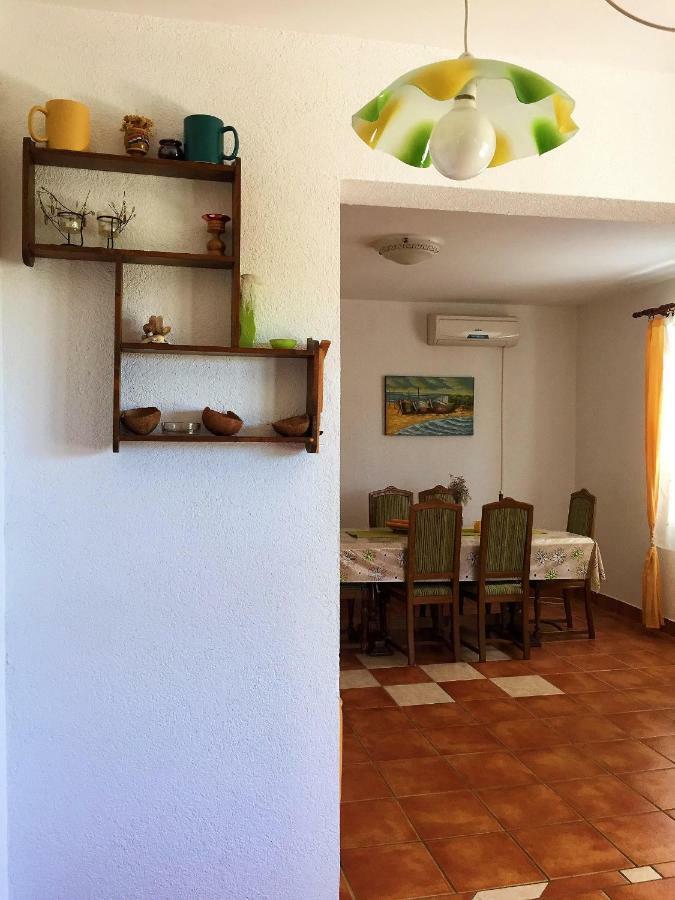 Apartments Mirela Karlobag Kültér fotó